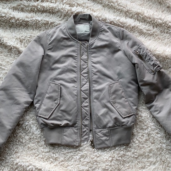 Aritzia Jackets & Blazers - Aritzia bomber jacket Aritzia Jackets & Blazers - Aritzia bomber jacket